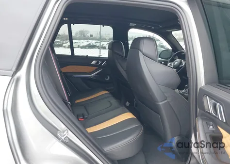 2022 BMW X5 M z USA, uszkodzony, nr VIN 5YMJU0C01N9J33106